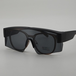 2025 <span class=keywords><strong>gafas</strong></span> de sol de ciclismo a prueba de rayos UV para hombres y mujeres conjunto de <span class=keywords><strong>gafas</strong></span> de miopía de moda - Product Image 4