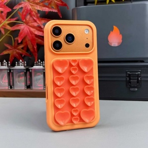 Coque de téléphone en silicone 3D antigravité avec ventouse pratique en forme de cœur pour iPhone 17 Air 16 Pro Max 15 14, avec dos en caoutchouc - Product Image 5