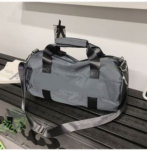 Bolsa de Viaje Deportiva de Lujo con Logotipo Personalizado, Bolsa de Yoga Portátil, Bolsa de Gimnasio Unisex con Separación para Ropa Húmeda y Seca - Product Image 6