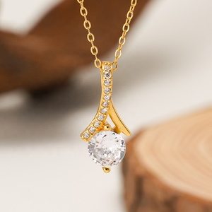 Collar de Piedra para Hombre, Producción Interna Multidisciplinaria, Superficie Pulida con Incrustaciones, Baño de Vacío, Regalo Estándar - Product Image 5