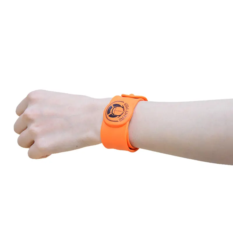 Großhandel Günstige Promotion Custom N Tag 215 Wasserdichte Slap Silikon Armband Armband Uhr für Kinder