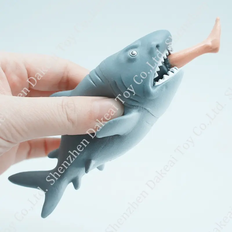 トリックスクイーズ可能なサメのおもちゃオフラインスーパーマーケットとショップのおもちゃのためのプロの輸出メーカー
