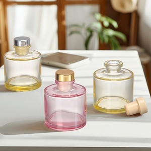 ขวดแก้วใสทรงกระบอกขนาด 50 มล. สีเหลือง ชมพู เขียว สำหรับน้ำมันหอมระเหยแบบกระจายกลิ่น พร้อมจุกปิด แบบสั่งทำพิเศษ - Product Image 3