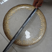 Vente en gros Décoration de table de mariage ronde de 13 pouces Plats de dîner à bordure dorée Assiettes de présentation en verre fleuri