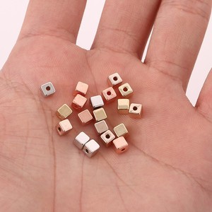 Perles carrées 44 mm en résine plastique électroplaquée pour la fabrication de bracelets – Or KC, Cuivre Rouge, Or Blanc - Product Image 2