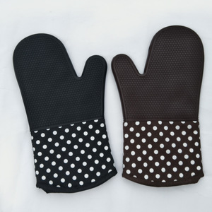 Polka Dot Silicone Oven Mitt Thickened Heat Insulation Gloves For Oven <b>Microwave</b> Use - Product Image 2