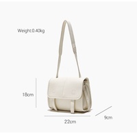 Sac bandoulière en cuir PU noir minimaliste avec rabat, large sangle réglable, pour femme - Vente en gros