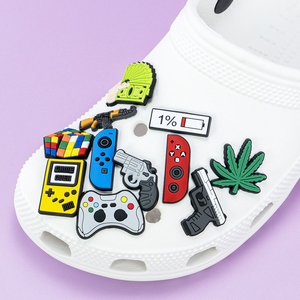Populares dijes retro para zapatos con temática de videojuegos, accesorios coloridos para zuecos, decoración para fiestas de gaming y uso diario, venta al por mayor. - Product Image 4