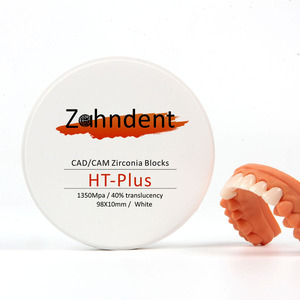 I tecnici hanno utilizzato HT White Shaded Milling Blank <span class=keywords><strong>CAD</strong></span> <span class=keywords><strong>CAM</strong></span> 10-30mm Zirconia Blocks <span class=keywords><strong>Dental</strong></span> Lab Porcelain impiallacciature denti - Product Image 5