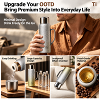 Thermos de Voyage Personnalisé de Luxe en Titane à Double Paroi, Grande Capacité 27 oz, avec Couvercle à Bouton Poussoir, Bec Verseur et Poignée de Transport
