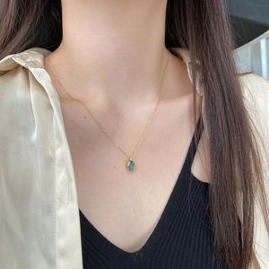 สร้อยคอจี้เพชร CZ เงินแท้ 925 ชุบทอง 18K ดีไซน์ทันสมัยจาก Dylam Fashion มีสินค้าพร้อมส่ง ไม่มีขั้นต่ำในการสั่งซื้อ สำหรับผู้หญิง - Product Image 2