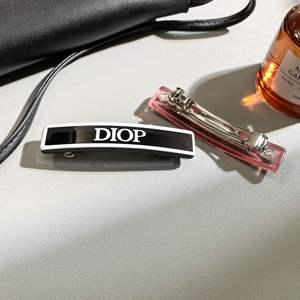 กิ๊บติดผมอะคริลิคแบบหนีบข้าง ลายตัวอักษร สีตัดกัน สไตล์หวานเท่ แฟชั่นใหม่สำหรับผู้หญิง - Product Image 4