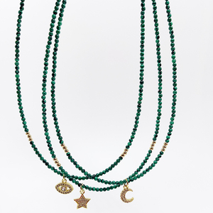 Collana Girocollo Unisex Trendy con Ciondoli a Forma di Luna Crescente e Ali di Stella con Strass di Quarzo, Placcata in Oro 14K - Product Image 6