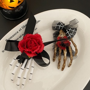 2025 Halloween Rose squelette main pinces à cheveux pour filles Vampire Alligators pour <span class=keywords><strong>femmes</strong></span> dames cheveux accessoires fournisseur chinois - Product Image 2