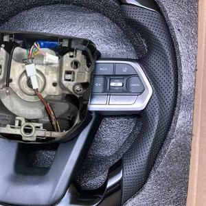 Volante de Cuero Negro Brillante para Toyota Land Cruiser LC300 Hilux Revo LC 70 79 Fortuner 2017-2021, Gran Venta - Product Image 4