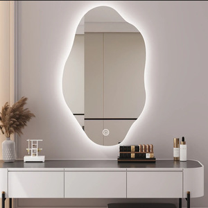 <span class=keywords><strong>Miroir</strong></span> <span class=keywords><strong>de</strong></span> courtoisie intelligent <span class=keywords><strong>de</strong></span> luxe à lumière LED <span class=keywords><strong>Miroir</strong></span> <span class=keywords><strong>de</strong></span> maquillage irrégulier au design moderne pour chambre à coucher et <span class=keywords><strong>salle</strong></span> <span class=keywords><strong>de</strong></span> <span class=keywords><strong>bain</strong></span> mural pour hôtels - Product Image 6