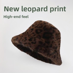 Nouveau chapeau de pêcheur en fausse fourrure pelucheuse à imprimé léopard de style coréen haut de gamme pour femmes, chaud, rétro, unique et tendance, chapeau décontracté - Product Image 2