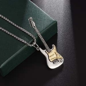 Pendentif Guitare en Acier Inoxydable Bicolore Collier Unisexe Quotidien Style Hip Hop Urbain - Product Image 4