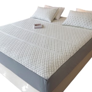 Hongchang Ice <b>Silk</b> Cooling Mattress Pad Set 1.2m 1.5m 1.8m Summer Bedding Light Luxury Style - Product Image 4
