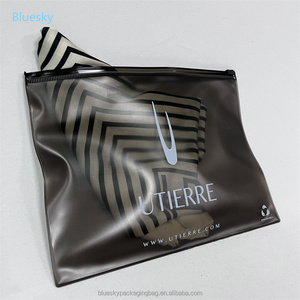 <span class=keywords><strong>Sac</strong></span> à fermeture éclair en PVC noir <span class=keywords><strong>de</strong></span> qualité supérieure personnalisé avec impression <span class=keywords><strong>de</strong></span> logo personnalisé, pochette d'emballage en plastique pour cosmétiques et maillots <span class=keywords><strong>de</strong></span> bain - Product Image 2