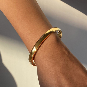 Vòng tay thép không gỉ mạ vàng 18K J&D, chống nước, kiểu dáng hiện đại tối giản, khóa cong đánh bóng - Product Image 2