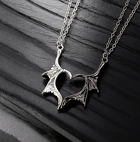 Collier en plaqué or 18 carats avec ailes de chauve-souris et cœur, bijoux gothiques, collier emo ajustable, cadeau pour couples de vampires romantiques