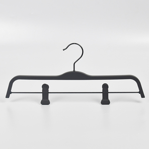 Venta al por mayor estilo de <span class=keywords><strong>Zara</strong></span> de alta calidad ABS recubierto de goma mate negro de plástico <span class=keywords><strong>pantalones</strong></span> percha con clips - Product Image 6