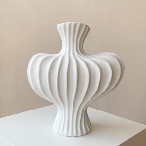 Vase en céramique Muyu Chronicles blanc et noir, décoration minimaliste moderne pour bureau, salon, meuble TV - Product Image 4