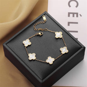 Pulsera de Titanio con Trébol de Cuatro Hojas y Cinco Flores de Fritillaria, Amuleto de Buena Suerte, Estilo Moderno para Mujer - Product Image 4