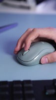Souris sans fil Logitech M221 2,4 GHz, mini, silencieuse, portable, pour bureau, jeux, ordinateur portable, femme, rose, tendance
