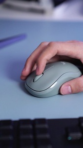 เมาส์ไร้สาย <span class=keywords><strong>Logitech</strong></span> <span class=keywords><strong>M221</strong></span> 2.4GHz ขนาดเล็ก น้ำหนักเบา พกพาสะดวก เหมาะสำหรับสำนักงาน ธุรกิจ เล่นเกมส์ แล็ปท็อป ดีไซน์สวยทันสมัยสำหรับผู้หญิง - Product Image 5