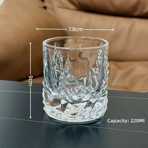 Copo de Whisky de Vidro Premium Personalizado de Fábrica, Novo, 220ml, com Base Espessa e Acabamento Espelhado, para Bar - Product Image 4