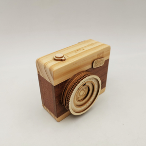 Boîtes à musique en bois pour caméra Boîte à musique rétro en bois classique <span class=keywords><strong>mélodie</strong></span> mécanique Cadeau musical spécial pour les amis Fête d'anniversaire en famille - Product Image 4