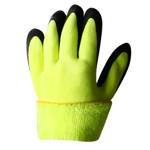 15 G Green Sandy Finish Glove Winter Nylon Shell Latex Coated GlovesためWholesale