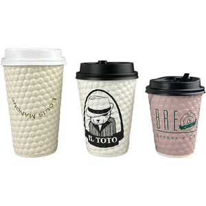 แก้วกาแฟกระดาษย่อยสลายได้เกรดอาหารแบบใช้แล้วทิ้ง ดีไซน์ลายจุดใหญ่แบบกำหนดเอง ฝาปิดสองชั้นแบบพิมพ์ลาย - Product Image 1