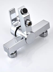 Mitigeur mural de robinet de <span class=keywords><strong>baignoire</strong></span> en acier inoxydable pour salle de bains moderne Robinets de bain <span class=keywords><strong>et</strong></span> de douche à eau chaude <span class=keywords><strong>et</strong></span> froide - Product Image 4