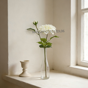 Dahlia artificielle blanche <span class=keywords><strong>à</strong></span> 2 têtes, toucher réel, avec feuilles luxuriantes, fleur en soie pour <span class=keywords><strong>bouquet</strong></span> de vase et décoration intérieure, vente en gros - Product Image 1