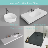 Ensemble moderne de baignoire et lavabo en acrylique poli avec robinet monotrou, baignoire en surface solide et lavabo assorti pour suite de salle de bain
