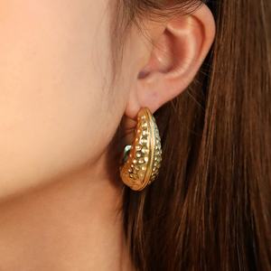 ต่างหูรูปหัวใจกันน้ำ ดีไซน์ทันสมัย สแตนเลสสตีล ชุบทอง 18K สำหรับผู้หญิง - Product Image 3