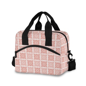 Sac isotherme réutilisable en polyester matelassé rose Ulu avec motif de fleurs de Puakenikeni personnalisé, 15 L, pour pique-nique et voyage - Product Image 1