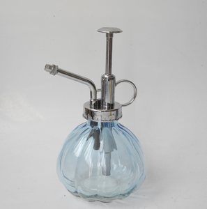 Bouteille de pulvérisation pour plante en verre, pulvérisateur de Style Vintage de 6.3 pouces de haut, <span class=keywords><strong>pompe</strong></span> supérieure en plastique Bronze, <span class=keywords><strong>arrosoir</strong></span> <span class=keywords><strong>à</strong></span> une main pour l'intérieur - Product Image 2