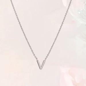 ต่างหูแบรนด์หรูใหม่ สแตนเลสสตีลสำหรับผู้หญิง ป้องกันอาการแพ้ ชุบทอง 18K วัสดุทำต่างหูและสร้อยคอ แฟชั่น - Product Image 4