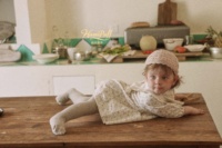 Robe florale à manches longues pour bébé, style A-line, avec bavoir à volants assorti, tenue décontractée pour fillettes, idéale pour la photographie printanière des nourrissons