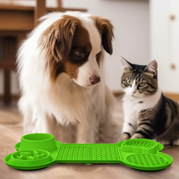 Tapis à lécher multifonctionnel en silicone pour animaux de compagnie avec ventouses pour une alimentation lente, tapis à lécher portable et pliable en silicone pour animaux de compagnie