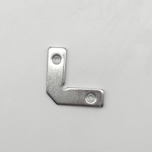 Support d'angle en aluminium 50x15,8 mm, épaisseur 2 mm, accessoire de quincaillerie pour la fixation de verre sur les bords des meubles - Product Image 2