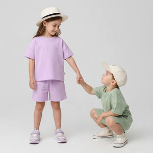 Conjuntos de Roupas para Bebês em Algodão Orgânico Personalizados 2 peças em Cores Sólidas para Meninos Roupas de Verão Casuais para Crianças - Product Image 1