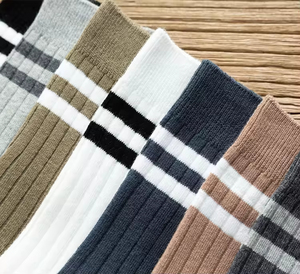 Chaussettes courtes rayées vintage de haute qualité, collection sport et décontractée personnalisable pour l'été, disponible en plusieurs couleurs - Product Image 3