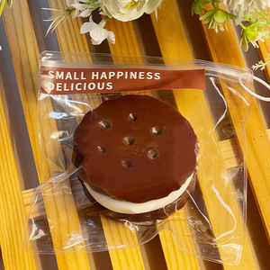 Jouet anti-stress réaliste en silicone en forme de sandwich/biscuit de 8 cm, ultra-satisfaisant, populaire, pour tous les âges, en matériau de qualité alimentaire - Product Image 3