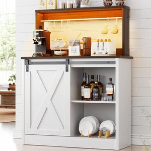 Meuble de <span class=keywords><strong>bar</strong></span> à café style ferme avec station de charge, éclairage LED, buffet charmant, rangement personnalisable, style porte de <span class=keywords><strong>grange</strong></span> pour salon - Product Image 1