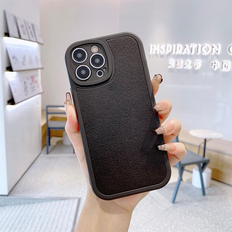 Coquille noire, peau noire